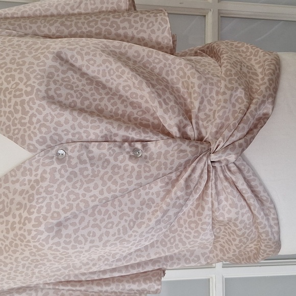 Lucy Paris Katia Leopard Twist Top - Blush - Picture 8 of 15